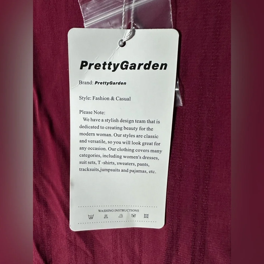 Elegant Red Women's Dress - Picture 4 of 5